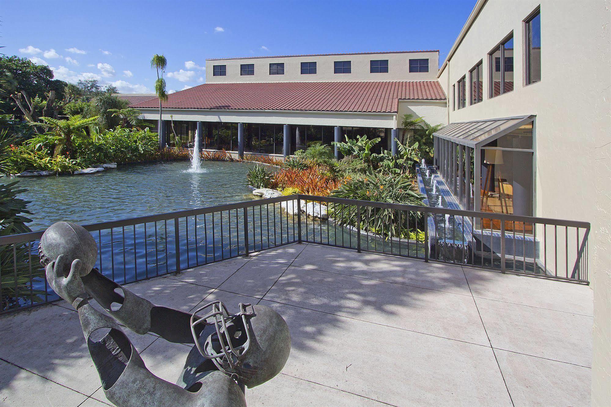 Miami Lakes Hotel Bagian luar foto