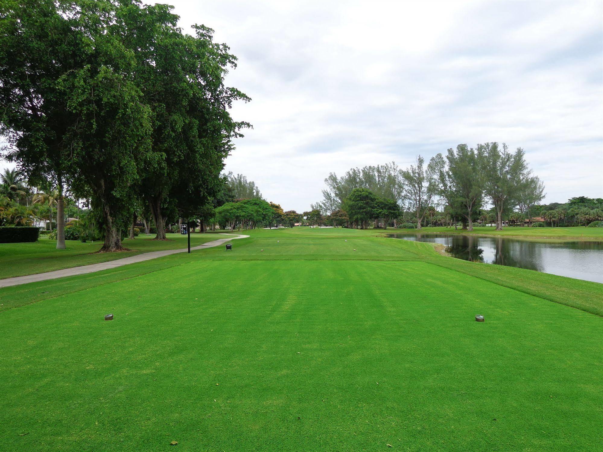 Miami Lakes Hotel Bagian luar foto