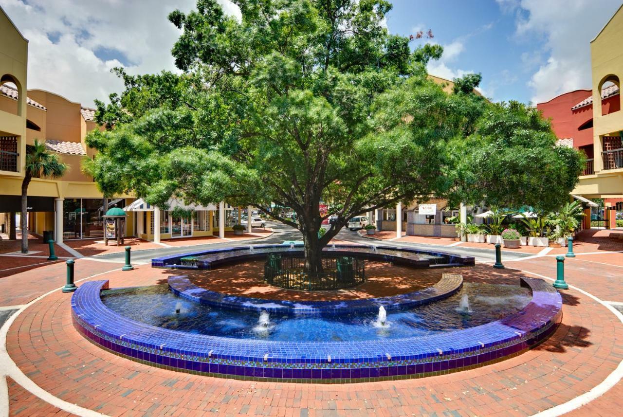 Miami Lakes Hotel Bagian luar foto